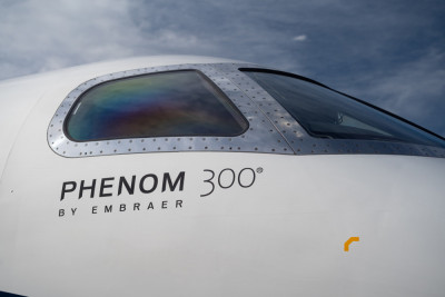 2012 Embraer Phenom 300: 