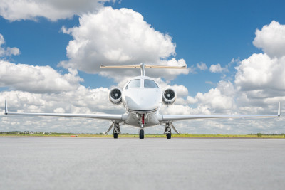 2017 Embraer Phenom 300: 