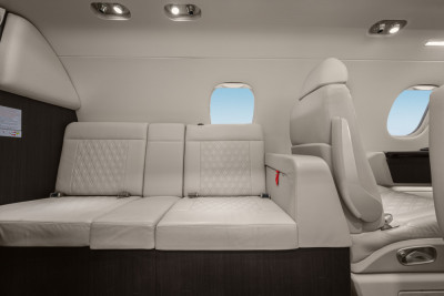 2017 Embraer Phenom 300: 