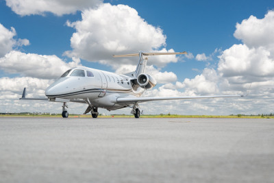 2017 Embraer Phenom 300: 