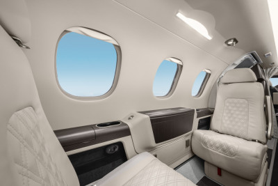 2017 Embraer Phenom 300: 