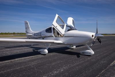 2006 Cirrus SR22 GTS: 