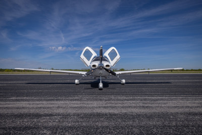 2006 Cirrus SR22 GTS: 