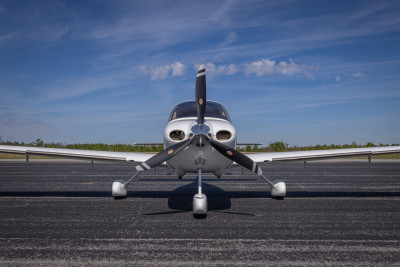 2006 Cirrus SR22 GTS: 