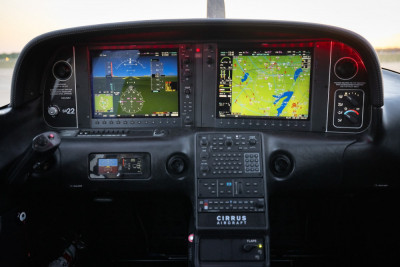 2015 Cirrus SR22 G5: 