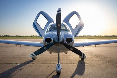 2015 Cirrus SR22 G5: 