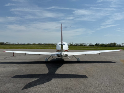 2004 Cirrus SR22: 