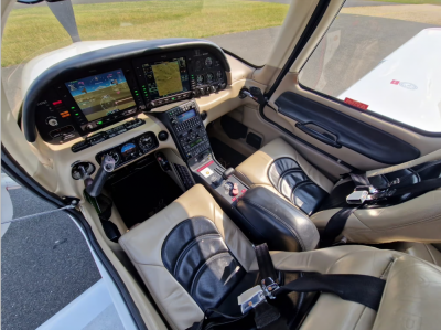 2004 Cirrus SR22: 