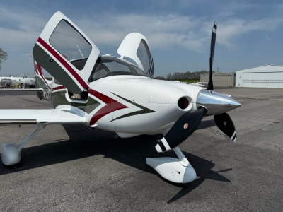 2004 Cirrus SR22: 