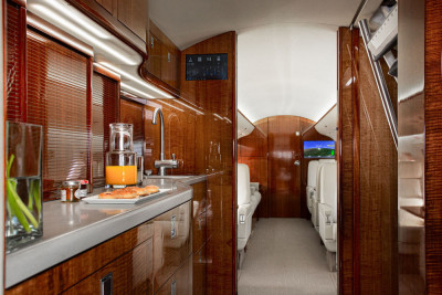 2004 Bombardier Challenger 604: 