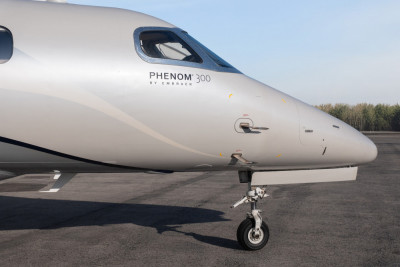 2015 Embraer Phenom 300: 