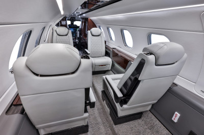 2022 Embraer Phenom 300E: 