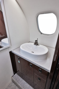 2022 Embraer Phenom 300E: 