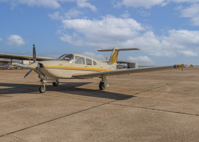 1980 Piper PA-28 Arrow IV: 
