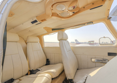 1980 Piper PA-28 Arrow IV: 