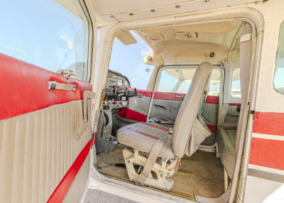 1975 Cessna 172M Skyhawk: 