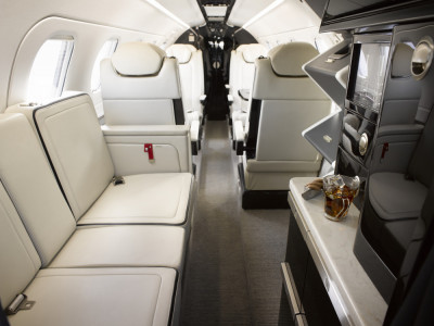 2021 Embraer Phenom 300E: 