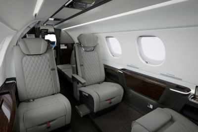 2025 Embraer Phenom 300E: 