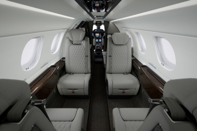 2025 Embraer Phenom 300E: 