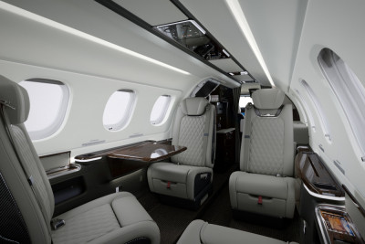 2025 Embraer Phenom 300E: 