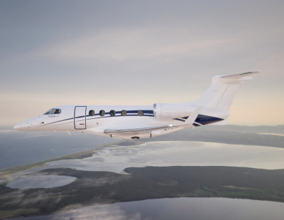 2025 Embraer Phenom 300E: 