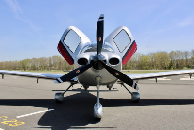 2012 Cirrus SR22 G3: 