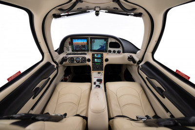 2006 Cirrus SR22 GTS: 