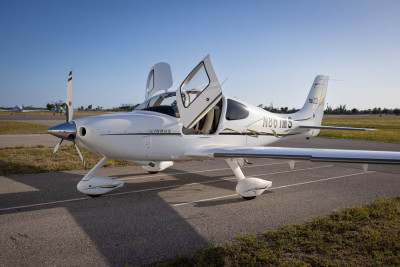 2006 Cirrus SR22 GTS: 