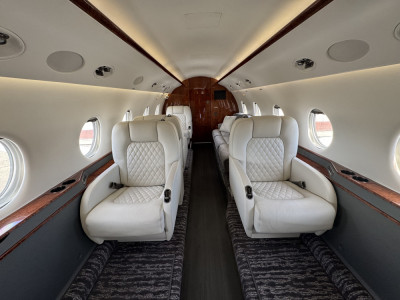 2007 Gulfstream G200: Forward Club