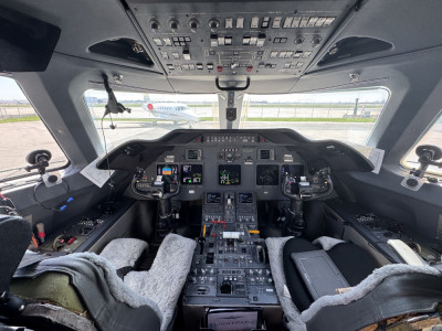 2007 Gulfstream G200: Cockpit