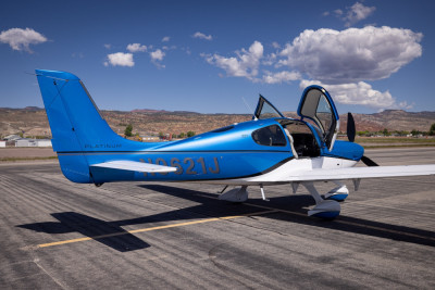 2016 Cirrus SR22T G5 GTS: 