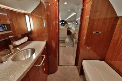 2011 Gulfstream G450: 