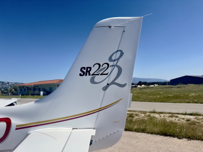 2004 Cirrus SR22 G2: 