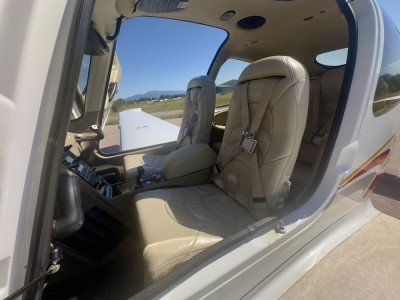 2004 Cirrus SR22 G2: 