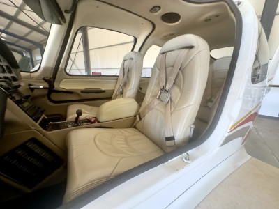 2004 Cirrus SR22 G2: 