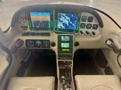 2004 Cirrus SR22 G2: 