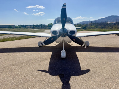 2004 Cirrus SR22 G2: 