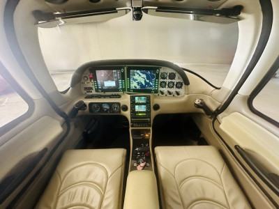 2004 Cirrus SR22 G2: 