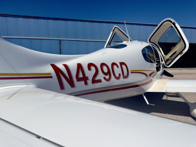 2004 Cirrus SR22 G2: 