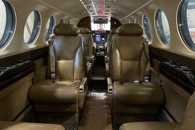 2008 Beechcraft King Air 350: FL-0610 Interior Fwd