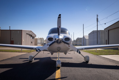 2006 Cirrus SR22 GTS: 
