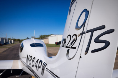 2006 Cirrus SR22 GTS: 