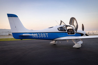 2007 Cirrus SR22 GTS: 