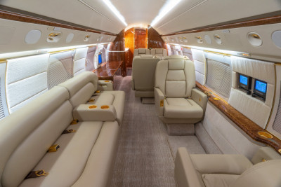 2001 Gulfstream G-V: Mid Cabin Aft View