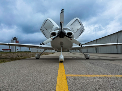 2005 Cirrus SR22 GTS: 