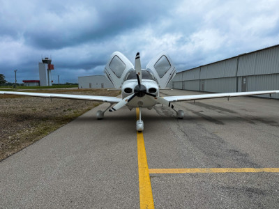 2005 Cirrus SR22 GTS: 