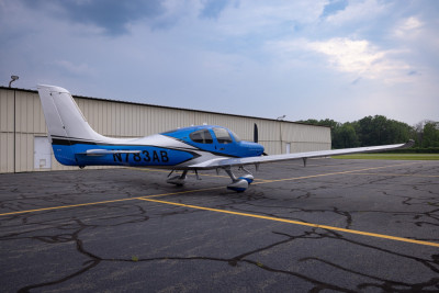 2025 Cirrus SR22: 