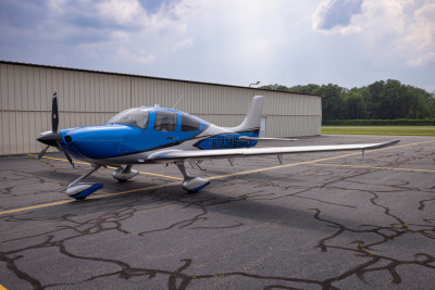 2025 Cirrus SR22: 