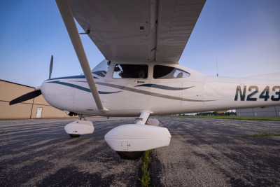 1999 Cessna 182S Skylane: 