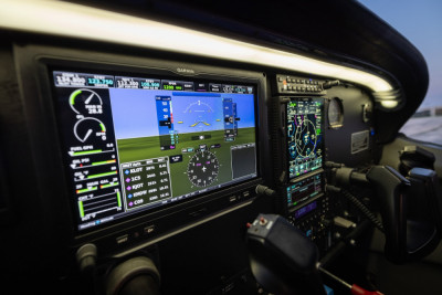 1999 Cessna 182S Skylane: 